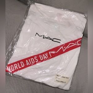 M•A•C World Aids Day T-shirt (Brand New) *2015